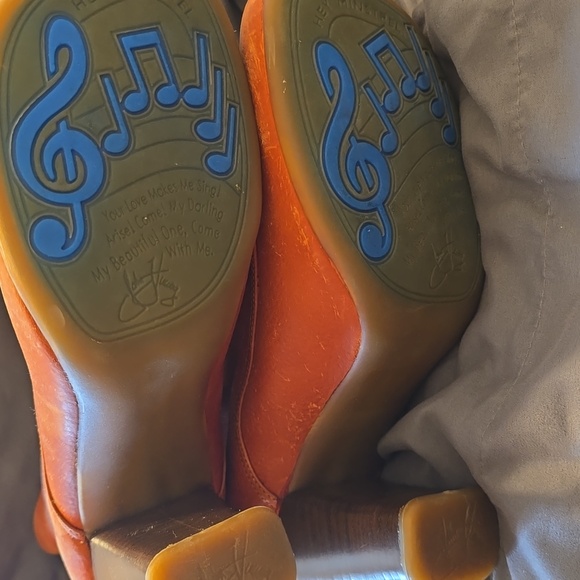 FLUEVOG Sopranos ROBYN Rusty Orange Heeled Boots with Ribbon Laces - Picture 4 of 6